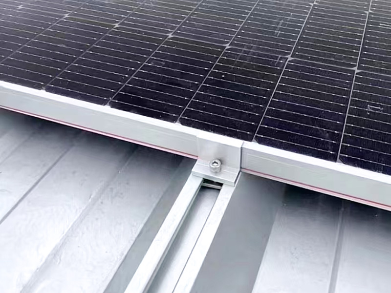 YX25-820 Jednoduchá inštalácia PV stroja na tvarovanie dlaždíc