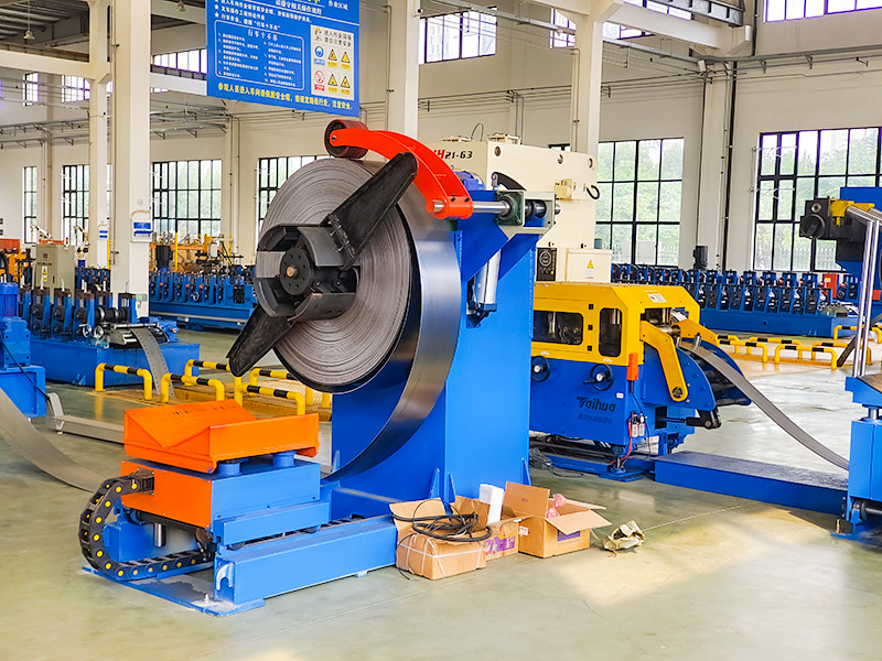 Hydraulické odvíjače oceľovej cievky